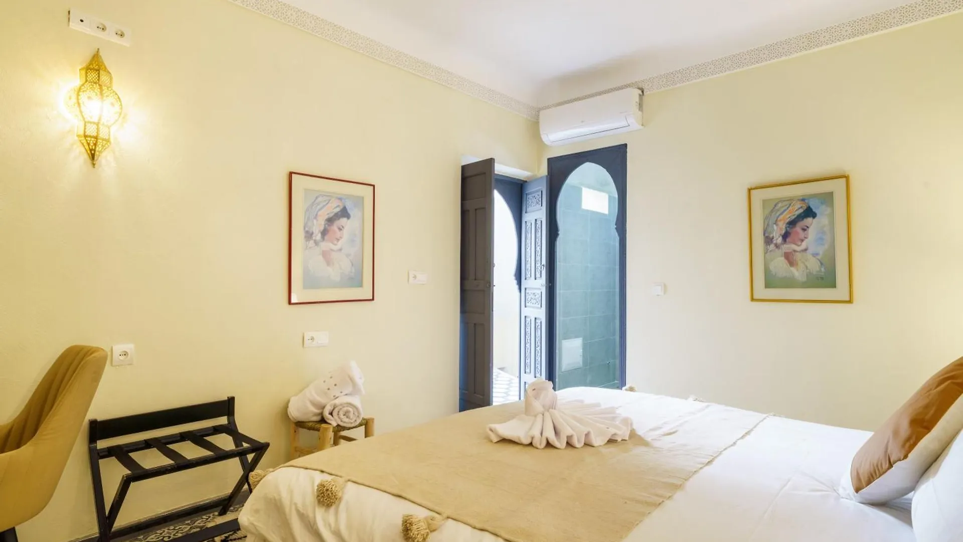 Vakantiehuis Riad 4 Chambres - Piscine & Petit Dejeuner Gratuit - Wifi Fibre Optique Marrakesh