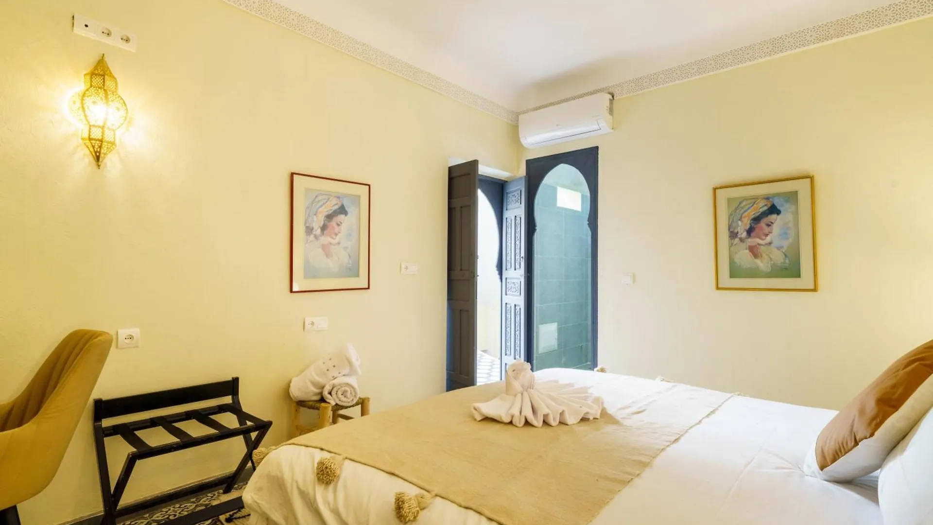 Vakantiehuis Riad 4 Chambres - Piscine & Petit Dejeuner Gratuit - Wifi Fibre Optique Marrakesh